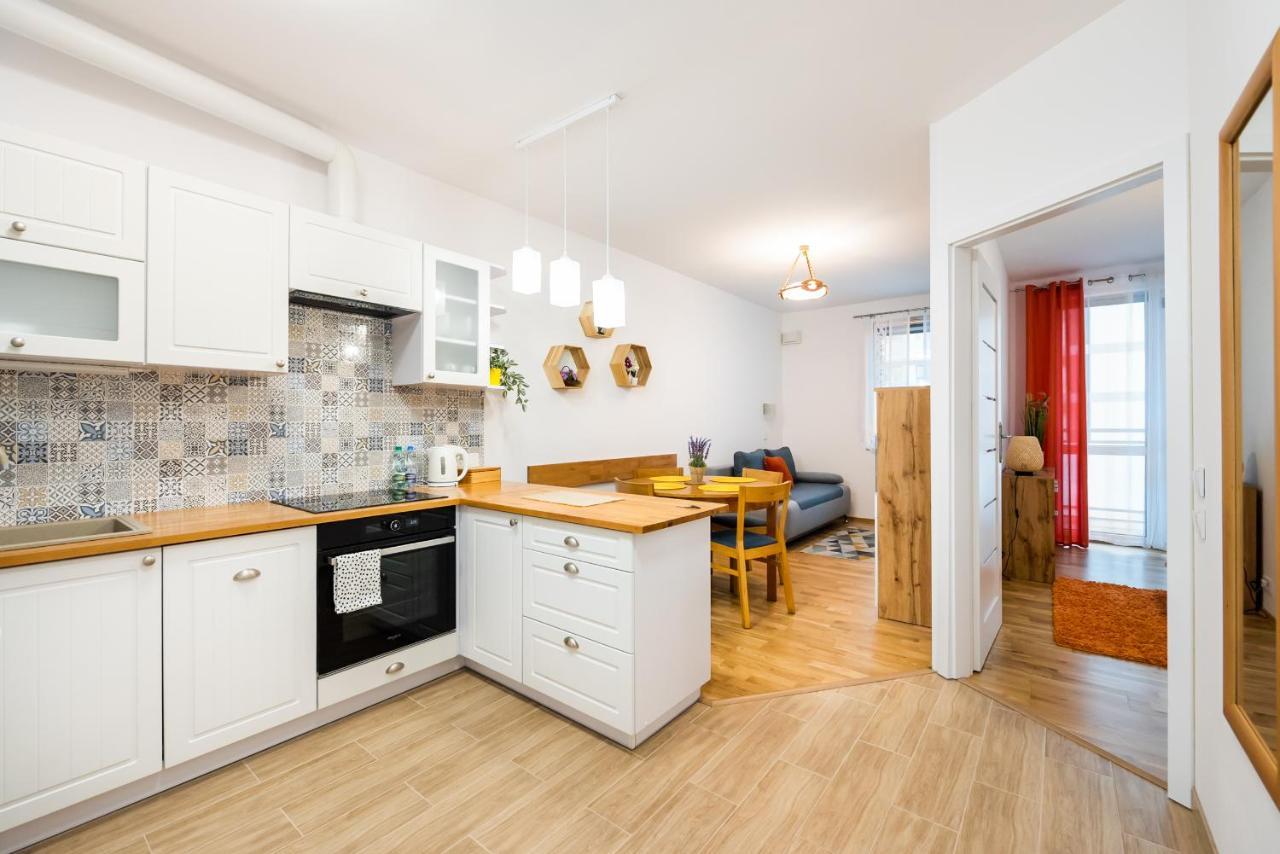 Metro Bemowo Colourful Apartment Warsaw Exterior photo